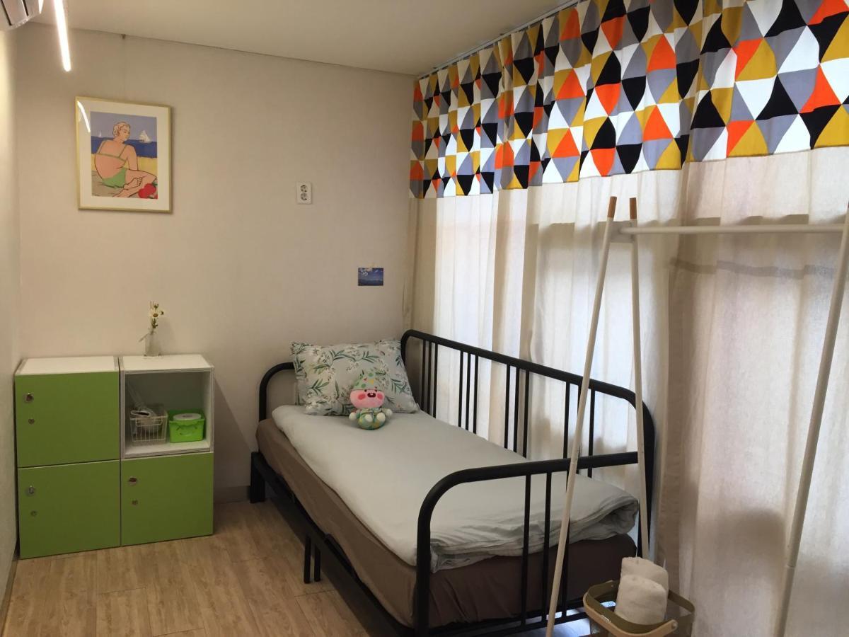 Inside Busan Hostel Екстериор снимка