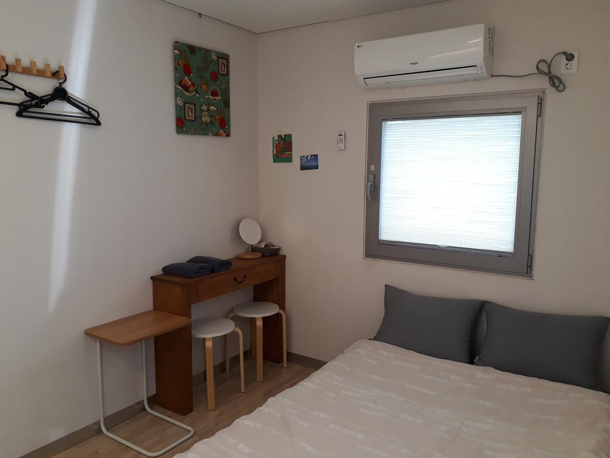 Inside Busan Hostel Екстериор снимка