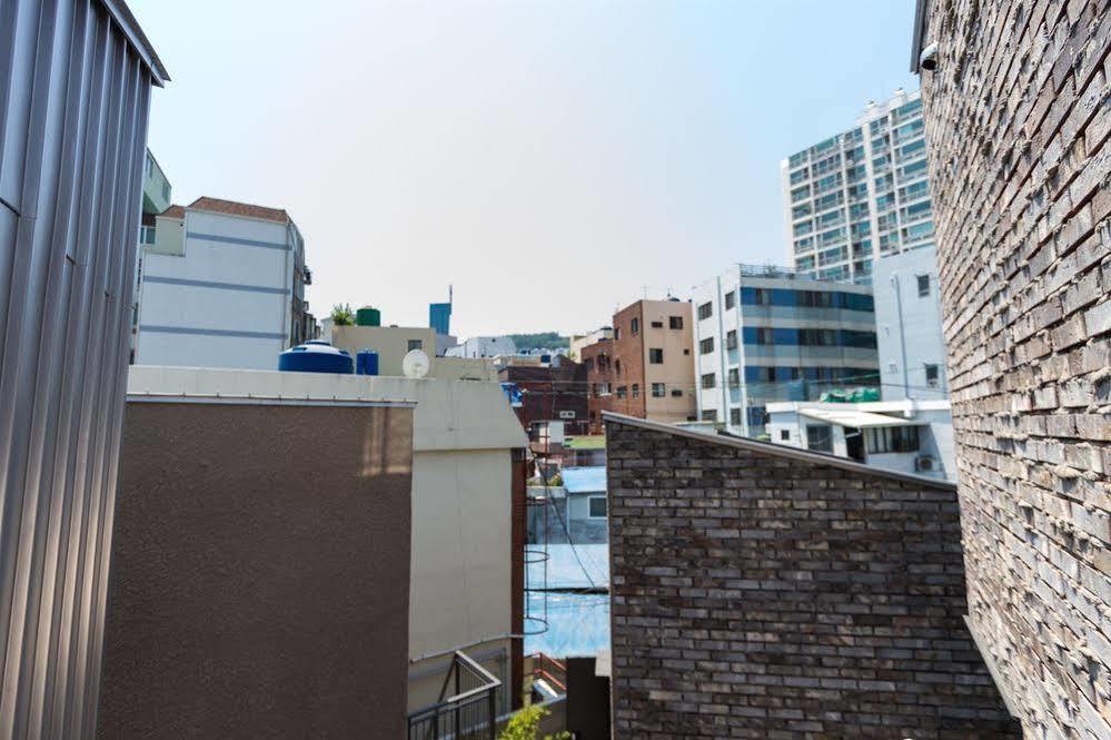 Inside Busan Hostel Екстериор снимка