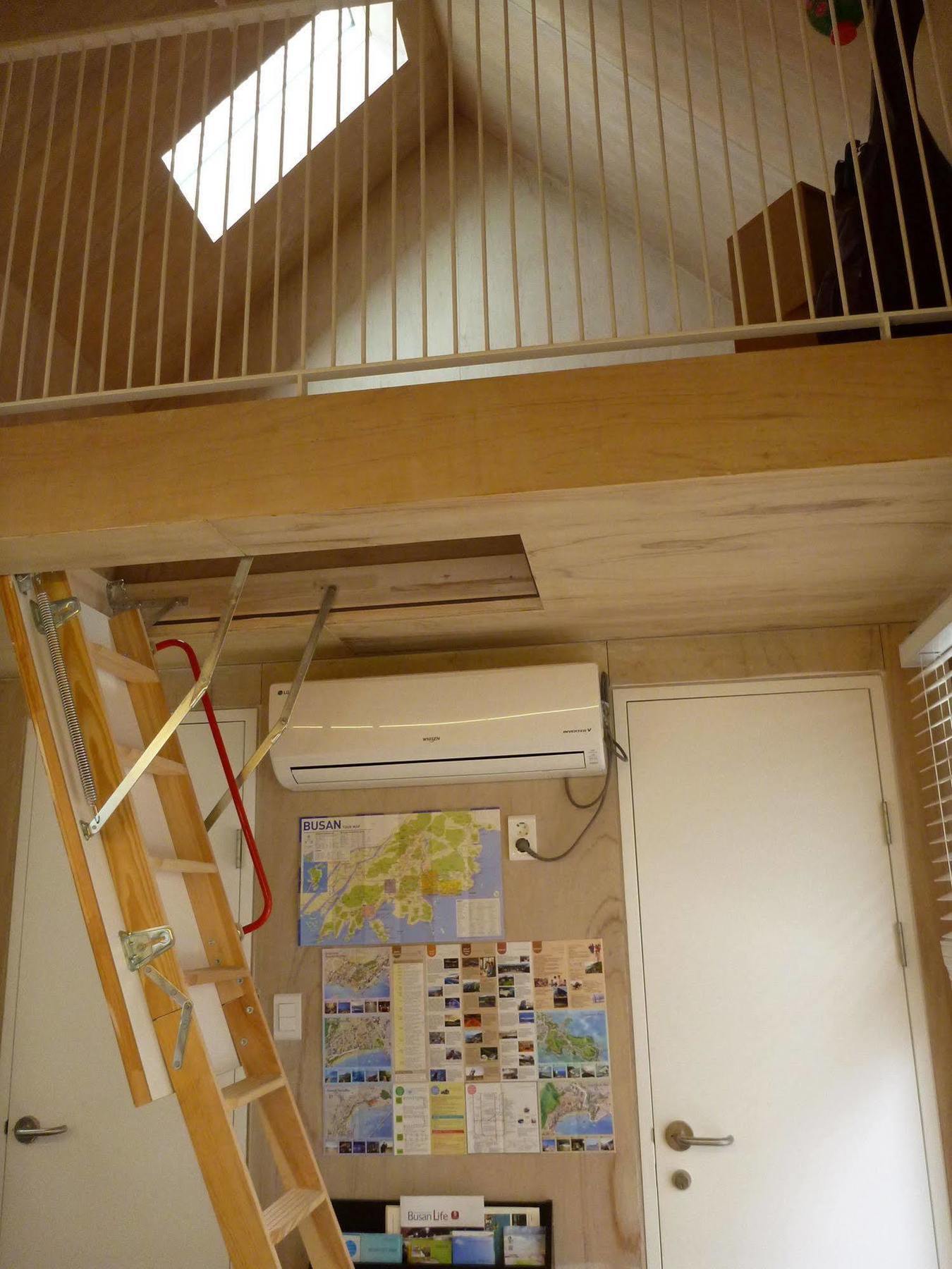 Inside Busan Hostel Екстериор снимка