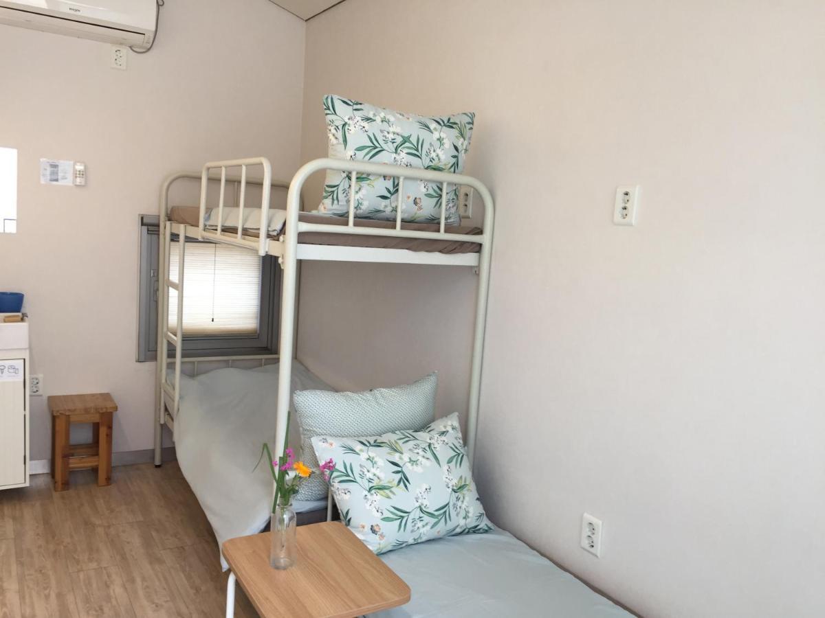 Inside Busan Hostel Екстериор снимка