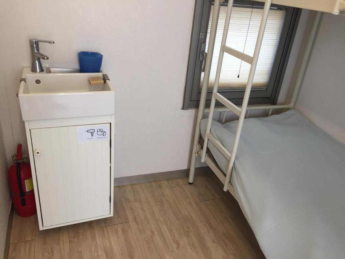 Inside Busan Hostel Екстериор снимка